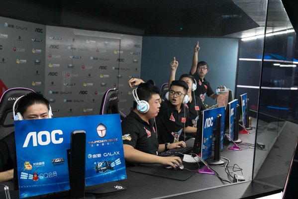 冲击也在不 冲击也在不